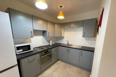 4 bed house, Regent Street, City Centre, Plymouth, PL48BA - Image 2
